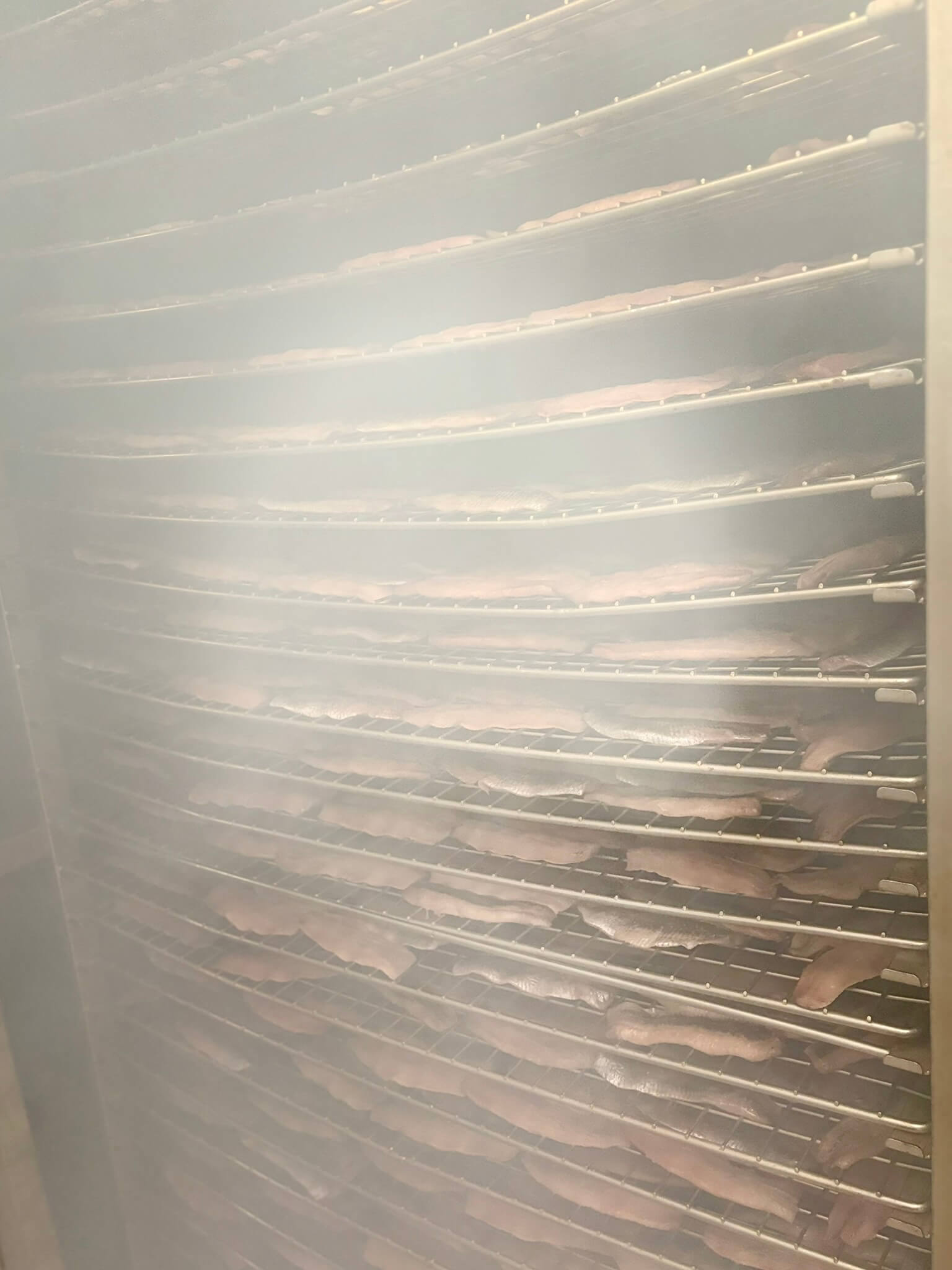 Cellule de fumaison au bois de hêtre, atelier Simon Dutriaux